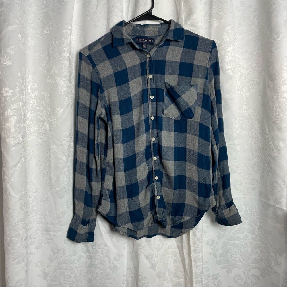 ⭐️Aeropostale Blue and Gray Plaid Shirt